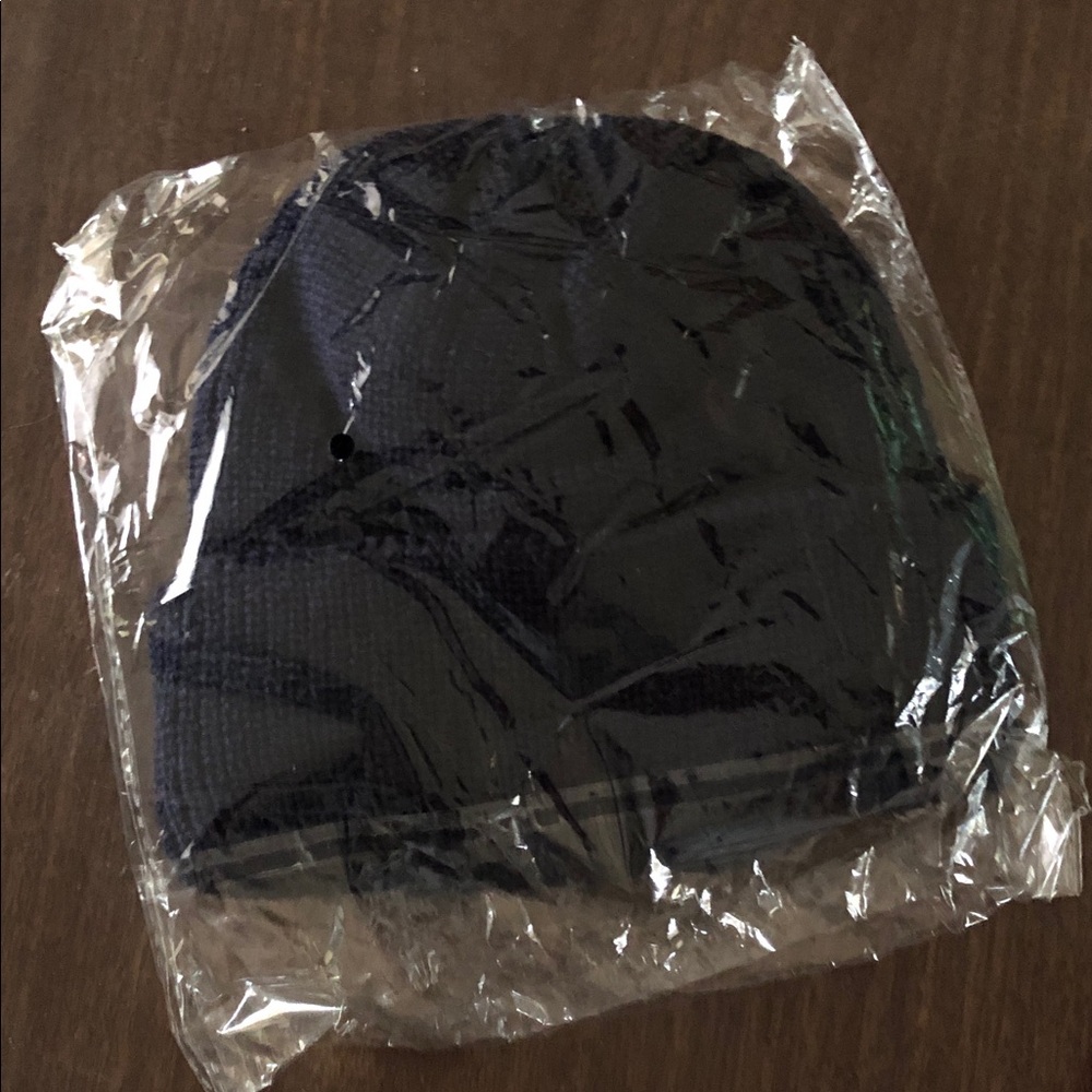 Legend Black Knit Beanie/ winter ski hat - Picture 3 of 3
